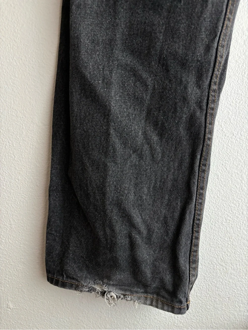 Levi’s 501 Original Straight Leg Button Fly Black Distressed Vintage 90s USA